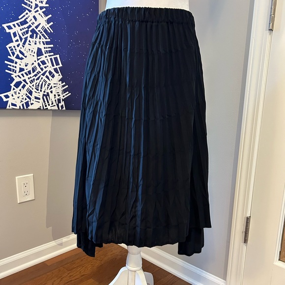 Babette SF longer in back shorter in front crinkle skirt - Picture 1 of 6